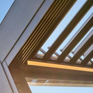 Pinela Deluxe Wall Mounted Pergola close up of corner
