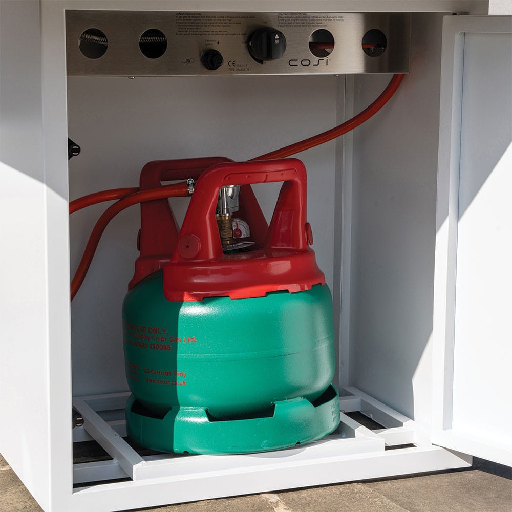 18-521-WH-GY-Lifestyle-F